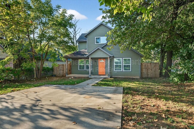 Building Photo - 1022 Rice St