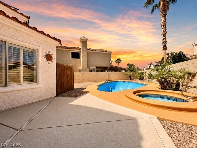 Building Photo - 1436 Country Hollow Dr