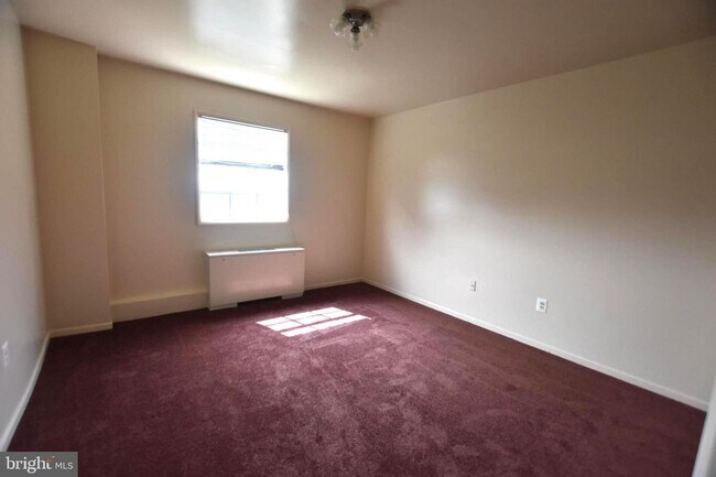 Building Photo - Spacious One Bedroom/One Bathroom Apartment in Montpelier Village with Panoramic Balcony Views wi...