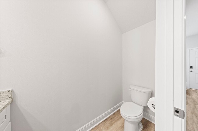 Building Photo - 1027 McLaren Cir