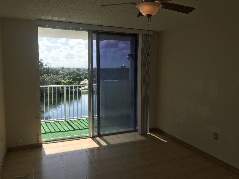 Building Photo - 1300 NE Miami Gardens Dr