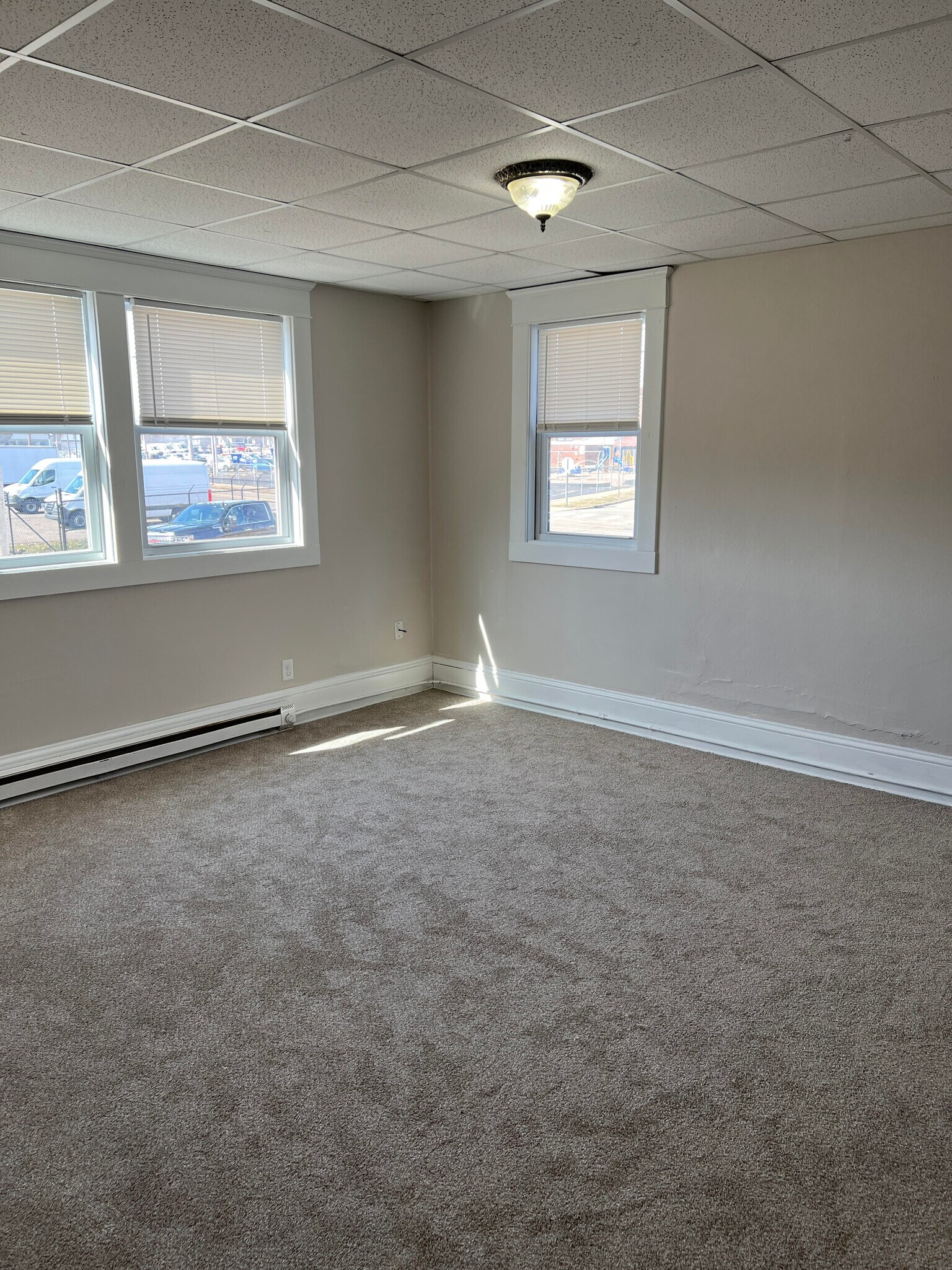 Building Photo - 1444 Woodland Ave NW