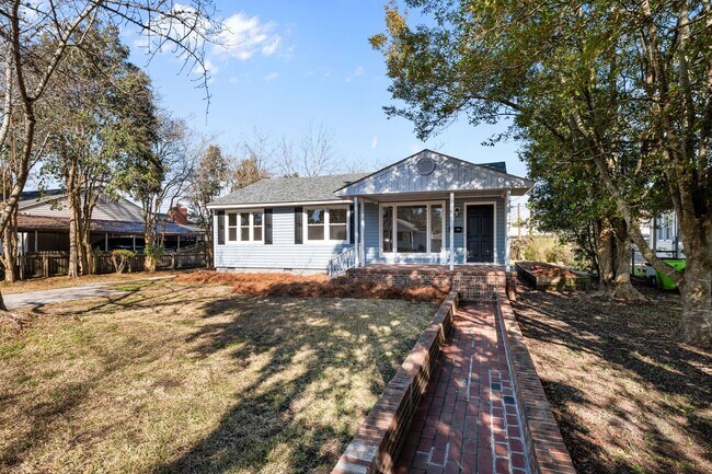 Building Photo - Three bedroom home for rent