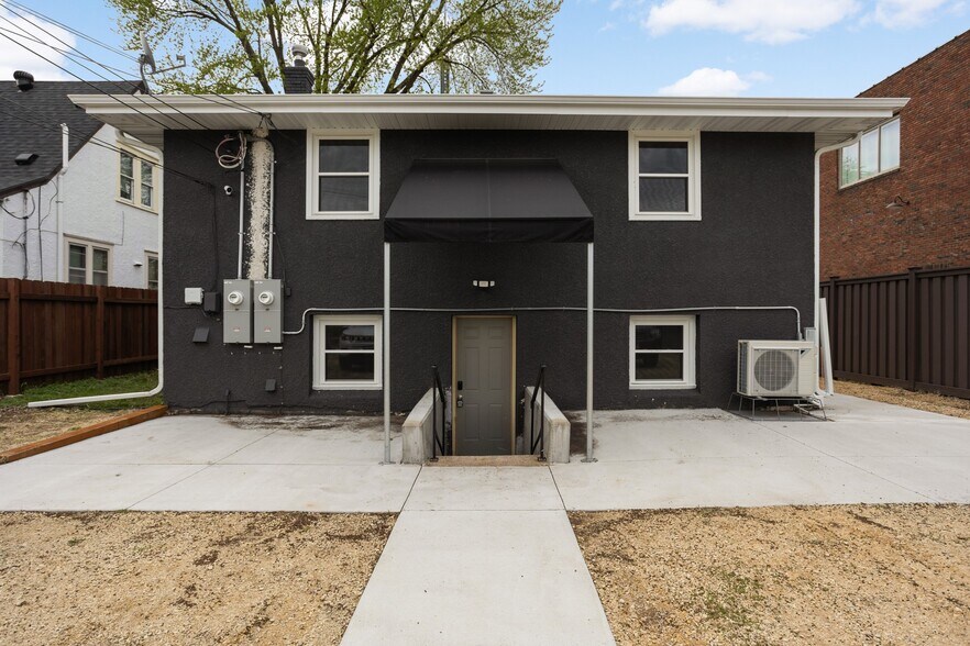 Building Photo - 1284 Snelling Ave N