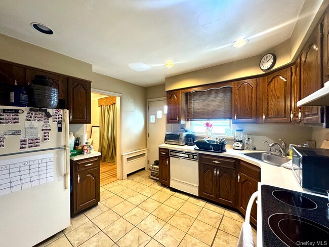 Building Photo - 2780 Rockaway Ave