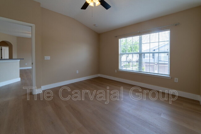 Building Photo - 6646 S Goldenrod Rd