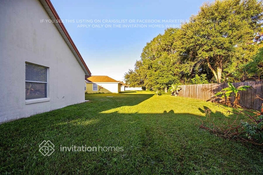 Building Photo - 20407 Melville St