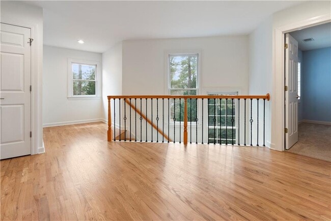 Building Photo - 3239 Mill Chase Cir SE