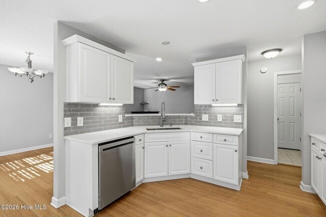Building Photo - 14 Juniper Ln