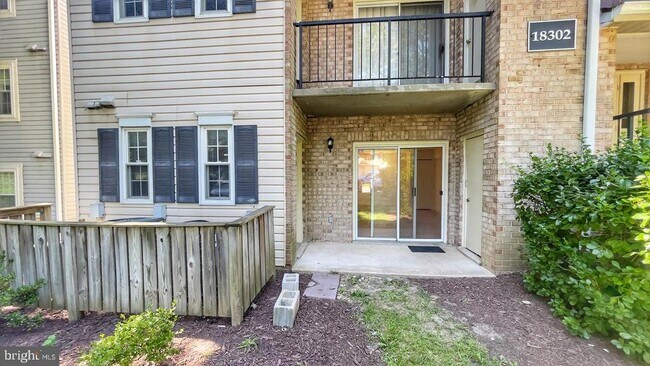 Building Photo - 18302 Streamside Dr