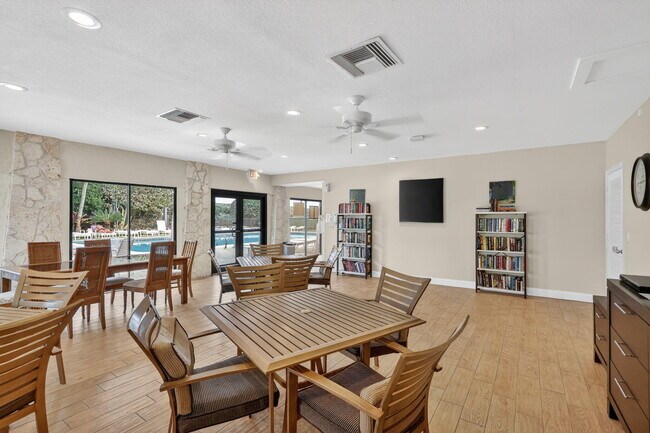 Building Photo - 9940 S Ocean Dr