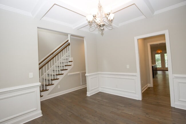 Building Photo - 25 Forrest Dr