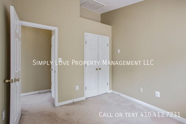 Building Photo - 2252 Commissary Cir