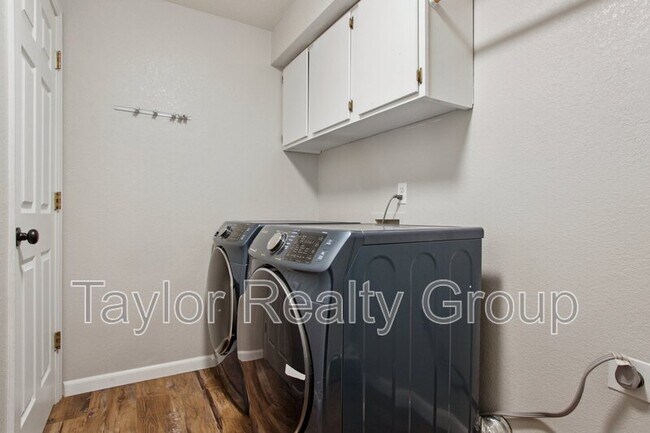 Building Photo - 13324 Umatilla St