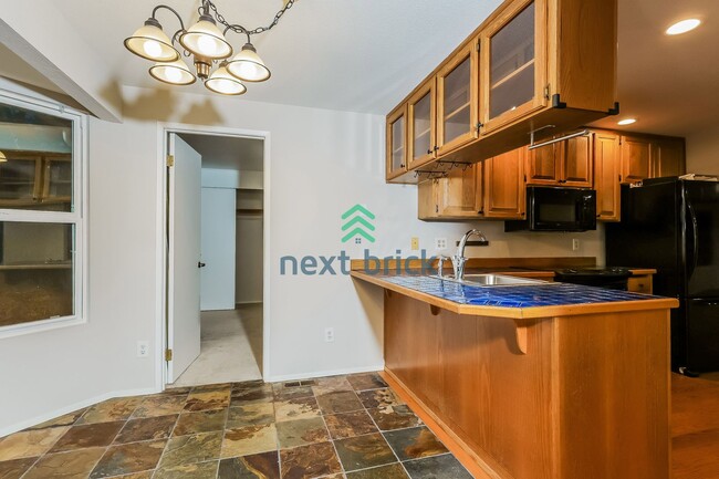 Building Photo - 3 Bed and 2 Bath Stunning Single-family Home is Available for Rent!