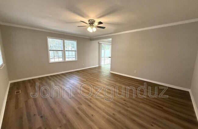 Building Photo - 3909 Westra Dr