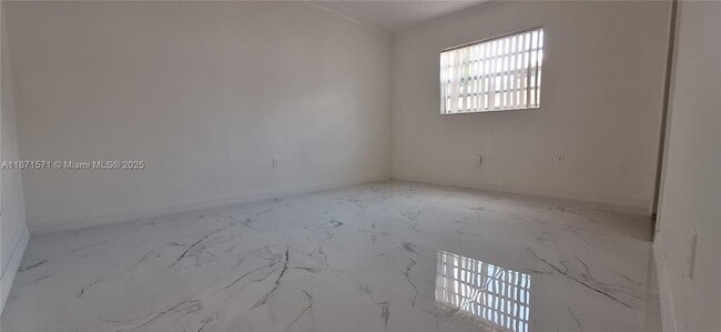 Building Photo - 15403 SW 107th Ct