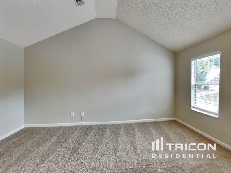 Building Photo - 4151 Ravenwood Ct