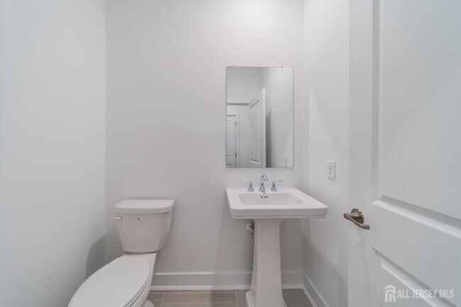 Building Photo - 135 Stoutsburg Blvd