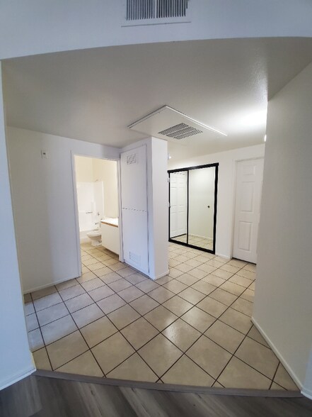 Building Photo - 4343 Whitsett Ave