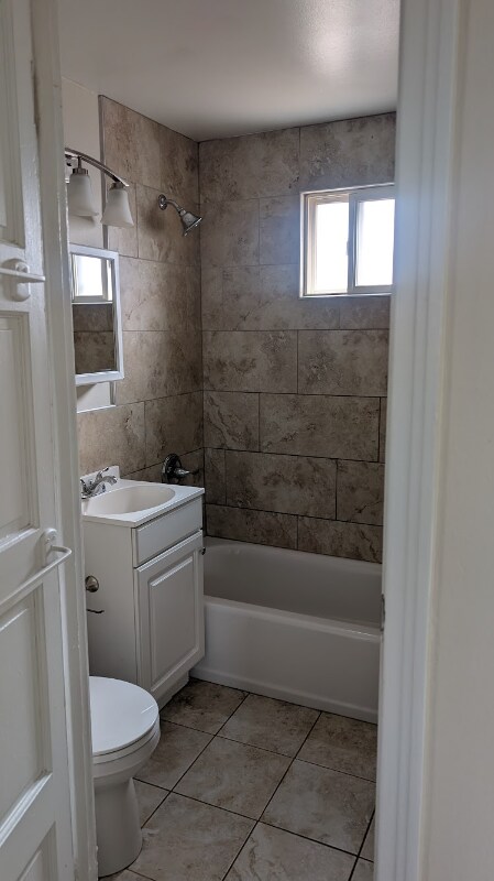 Building Photo - 317 W Harrison St