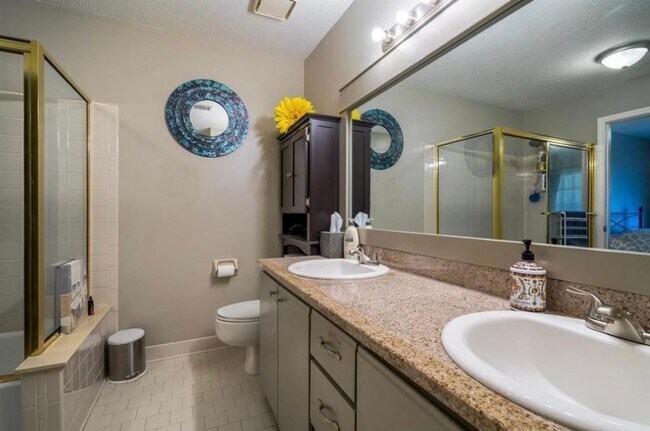 Building Photo - 2Bd/1Ba Condo