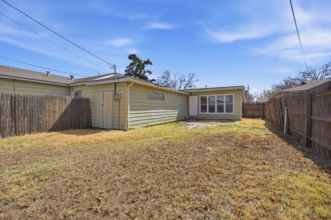 Building Photo - Modern Luxury Meets Historic Soul: Pristine Home with Flexible Move-In Through June!