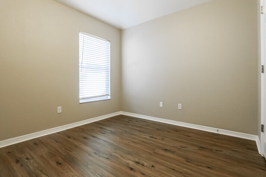 Building Photo - 31053 Satinleaf Run