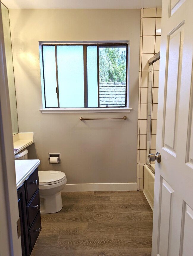 Building Photo - 6525 Idlewild Ct