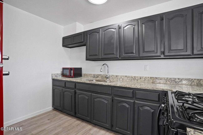 Building Photo - 5021 Tetons Dr