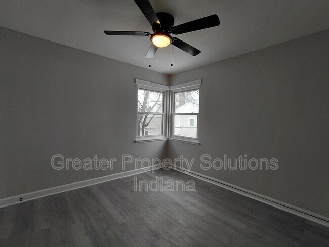 Building Photo - 7520 Chestnut Ave