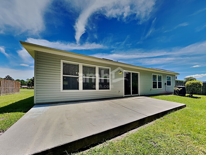 Building Photo - 76594 Timbercreek Blvd