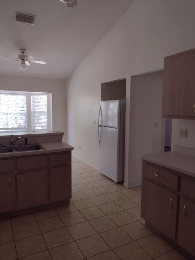 Building Photo - Charming 3BR/2BA Home in Countryside Estat...