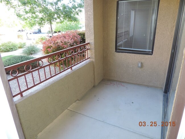 Building Photo - NW 1st floor condo