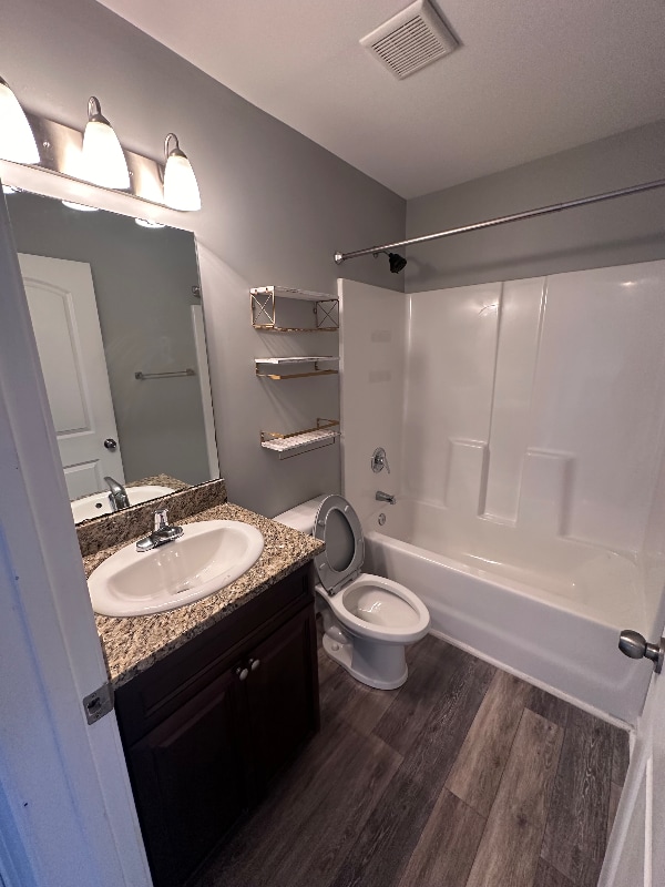 Building Photo - 2525 Romantica Dr