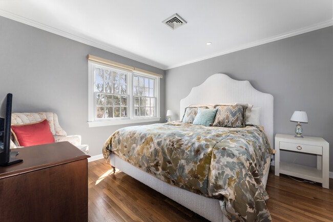 Building Photo - 78 Meadow Rd