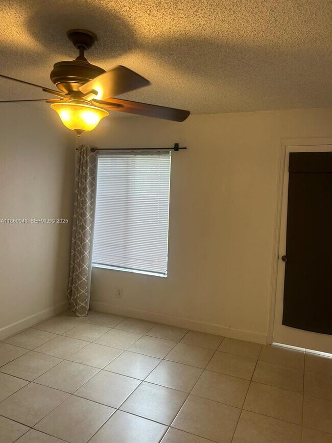 Building Photo - 3310 Pinewalk Dr N