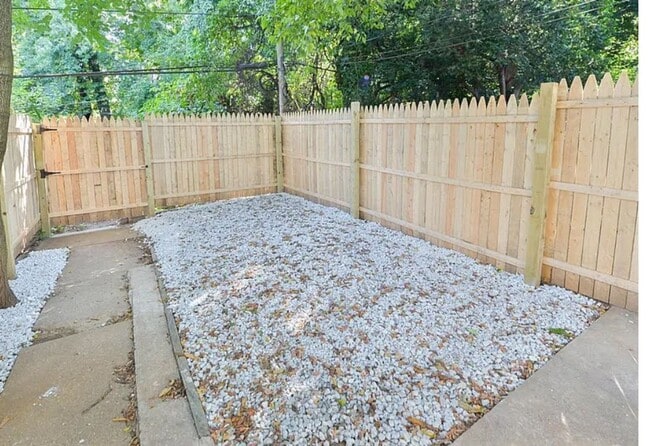 Building Photo - Renovated 3-Bedroom Townhome in Prime Germ...