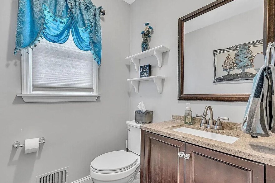 Building Photo - 283 N New Prospect Rd