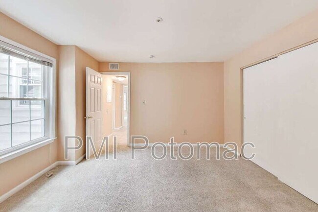 Building Photo - 14038 Vista Dr