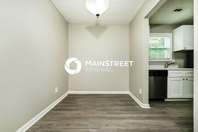 Building Photo - 3 Bedroom Pet-Friendly Home in Jonesboro, GA with Main Street Renewal