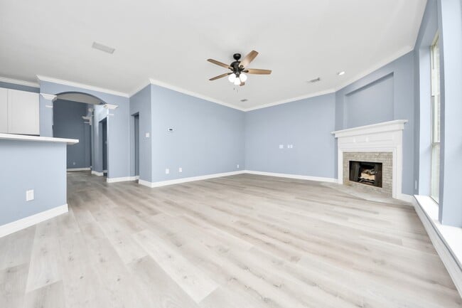 Building Photo - 16203 Broken Timber Cir