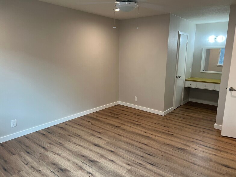 Building Photo - 2410 Audubon Pl