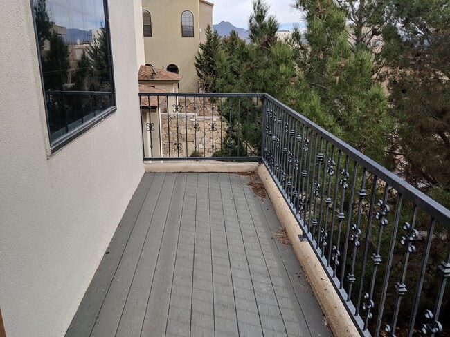 Building Photo - 4310 Capistrano Ave