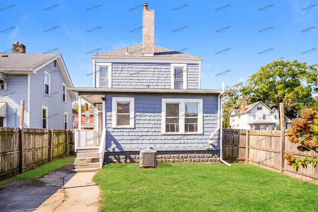 Building Photo - 528 Bulen Ave