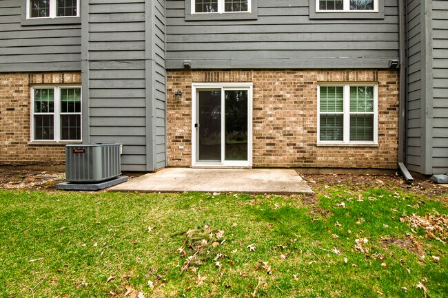 Building Photo - 43 Foxcroft Rd