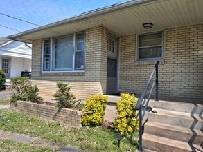 Building Photo - 111 Becker Ave