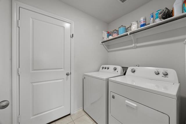 Building Photo - 701 Saddle Oak Ln