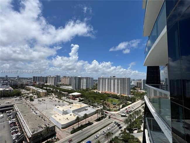 Building Photo - 17121 Collins Ave