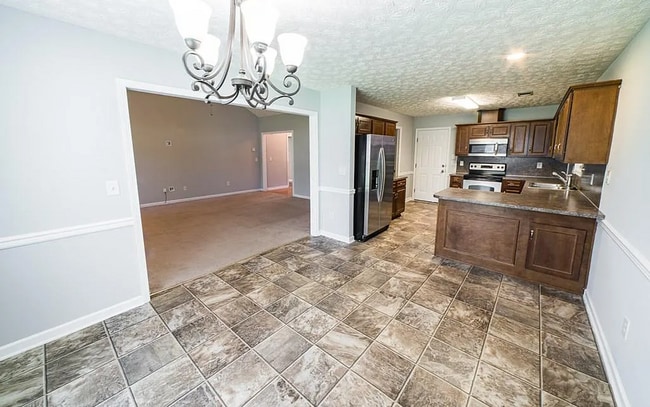 Building Photo - 8018 Silverado Dr